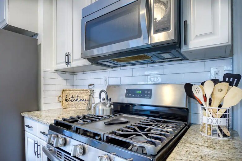 Historic Charm, Modern Comfort - Jacksonville, Florida