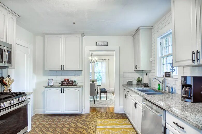 Historic Charm, Modern Comfort - Jacksonville, Florida