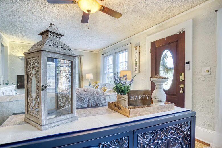 Historic Charm, Modern Comfort - Jacksonville, Florida