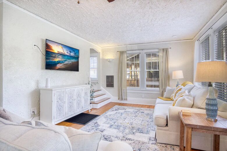 Historic Charm, Modern Comfort - Jacksonville, Florida