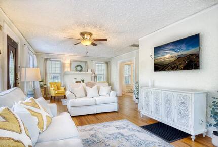 Historic Charm, Modern Comfort - Jacksonville, Florida