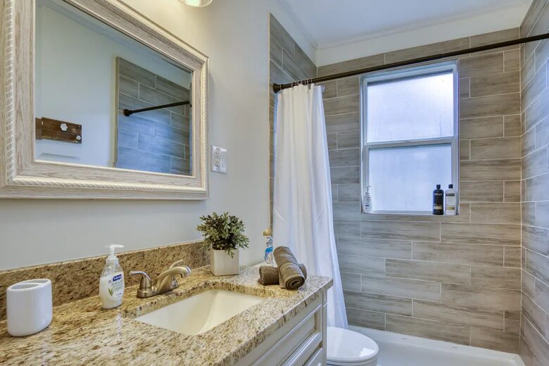 Historic Charm, Modern Comfort - Jacksonville, Florida