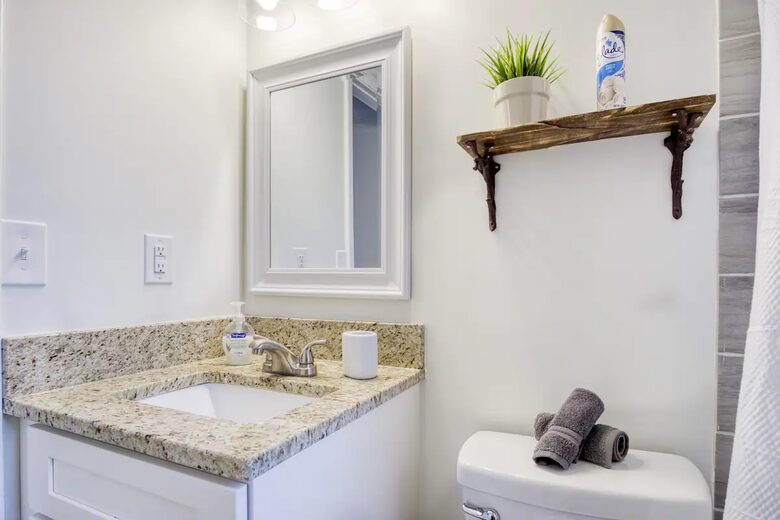 Historic Charm, Modern Comfort - Jacksonville, Florida
