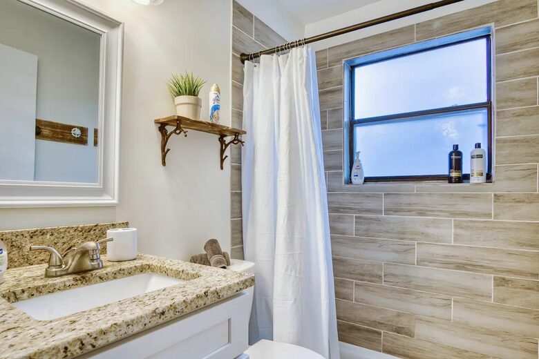 Historic Charm, Modern Comfort - Jacksonville, Florida