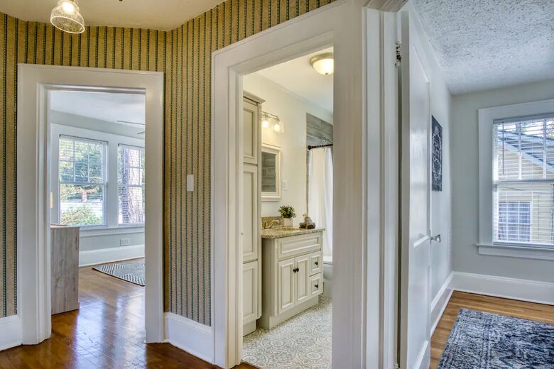 Historic Charm, Modern Comfort - Jacksonville, Florida