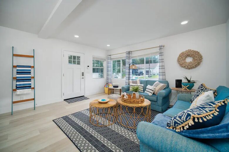 Coastal Comfort: Stylish Jacksonville Beach House - Jacksonville Beach, Florida