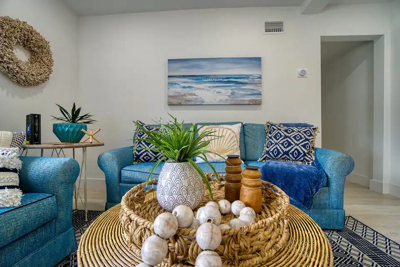 Coastal Comfort: Stylish Jacksonville Beach House - Jacksonville Beach, Florida