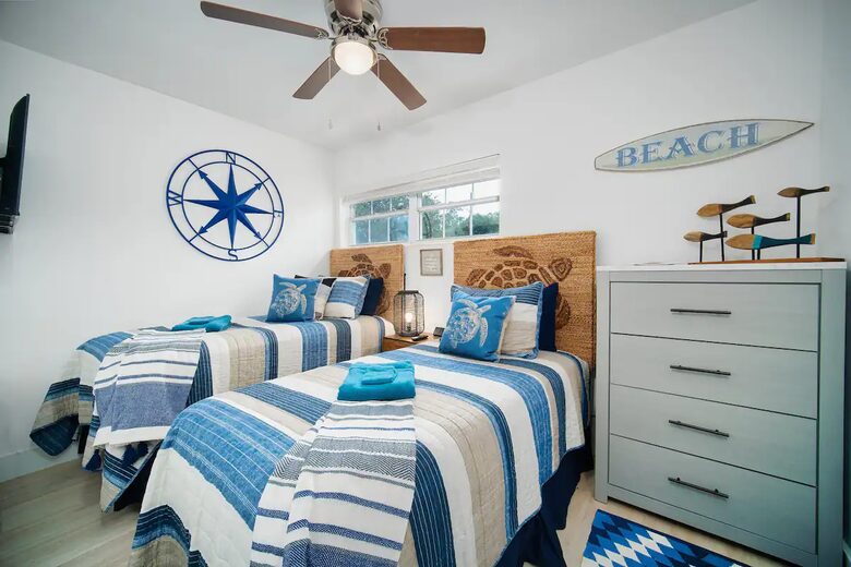 Coastal Comfort: Stylish Jacksonville Beach House - Jacksonville Beach, Florida