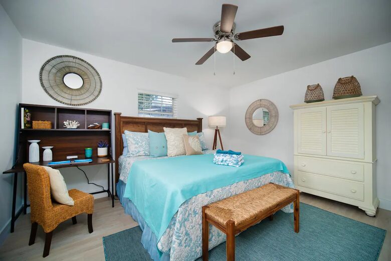 Coastal Comfort: Stylish Jacksonville Beach House - Jacksonville Beach, Florida