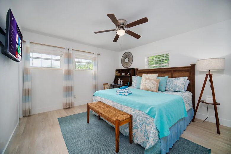 Coastal Comfort: Stylish Jacksonville Beach House - Jacksonville Beach, Florida