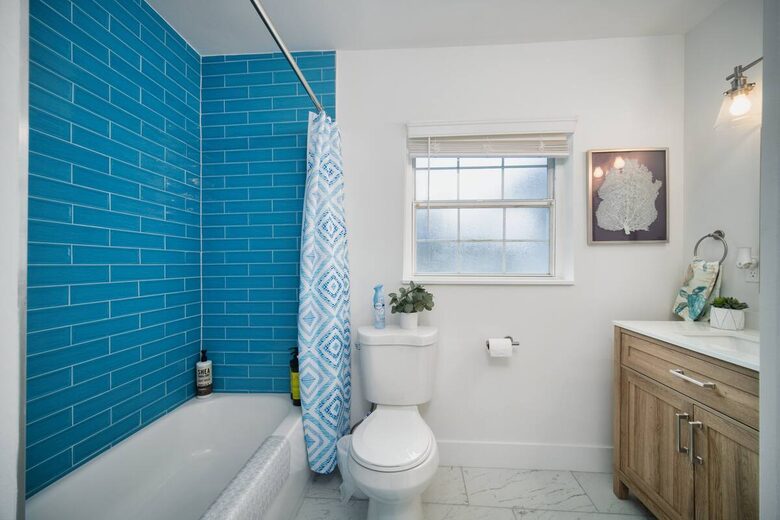 Coastal Comfort: Stylish Jacksonville Beach House - Jacksonville Beach, Florida