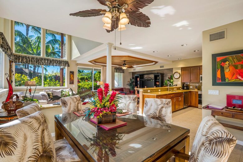 Big Kahuna Stunning Retreat - Waikoloa Village, Hawaii
