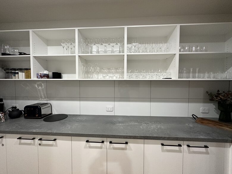 Butlers Pantry with generous ice supply, glasses, tea & coffee pods
