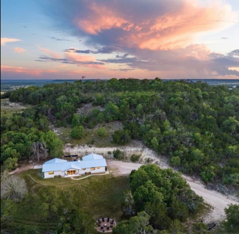 The Wildflower Haus- GORGEOUS Texas Hill Country! - Fredericksburg, Texas