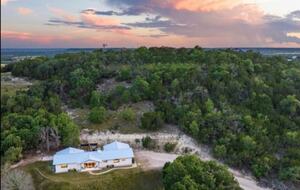 The Wildflower Haus- GORGEOUS Texas Hill Country! - Fredericksburg, Texas