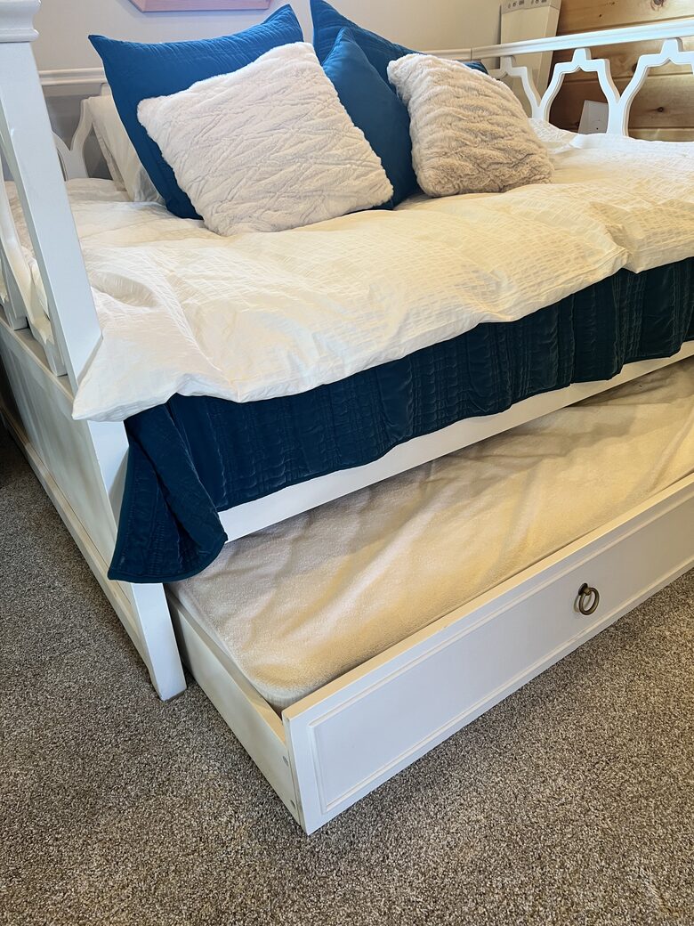 Trundle Bed in Loft