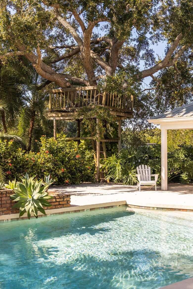 On The Bayou - North West Bradenton, Florida