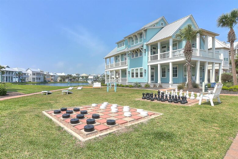 Cinnamon Shore's Casa Blanca - Port Aransas, Texas