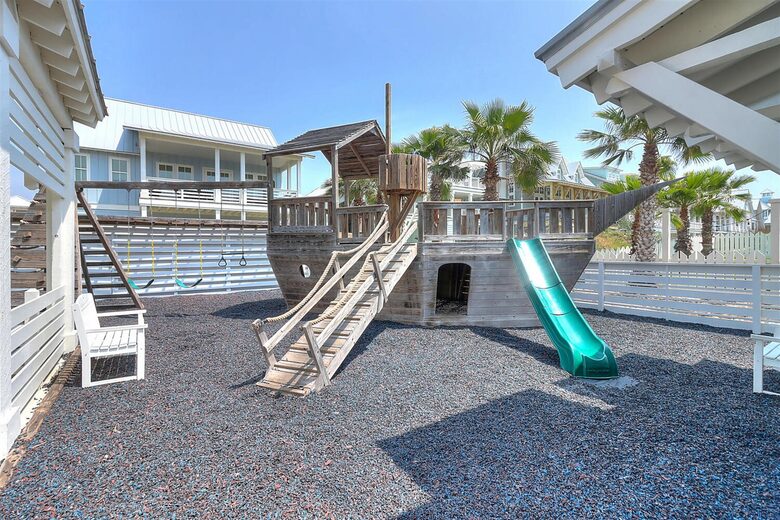 Cinnamon Shore's Casa Blanca - Port Aransas, Texas
