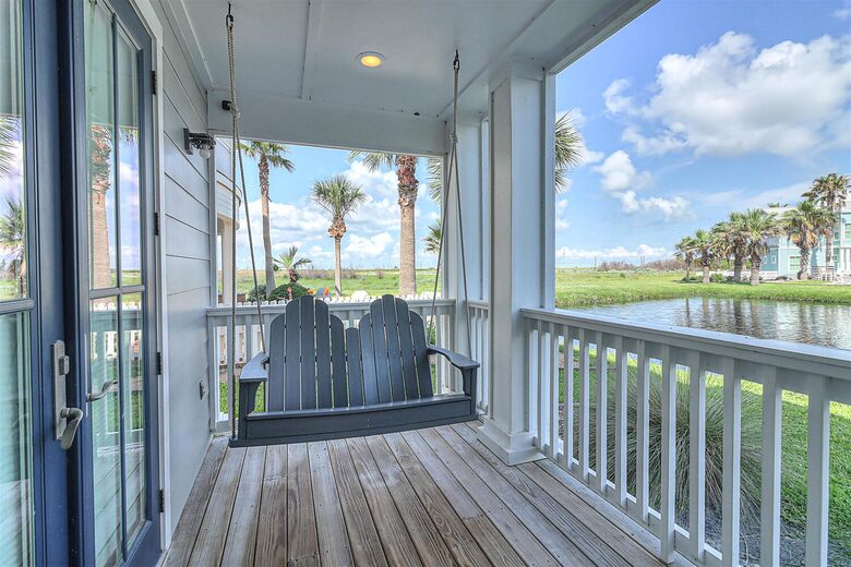Cinnamon Shore's Casa Blanca - Port Aransas, Texas
