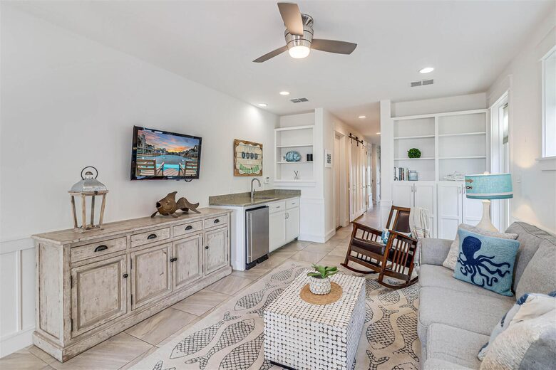 Cinnamon Shore's Casa Blanca - Port Aransas, Texas