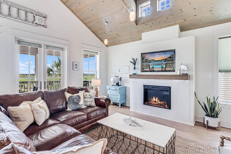 Cinnamon Shore's Casa Blanca - Port Aransas, Texas