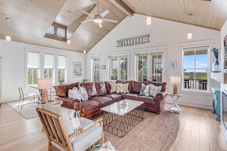 Cinnamon Shore's Casa Blanca - Port Aransas, Texas