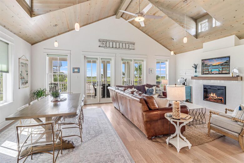 Cinnamon Shore's Casa Blanca - Port Aransas, Texas