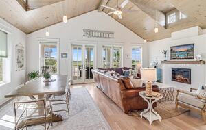 Cinnamon Shore's Casa Blanca - Port Aransas, Texas