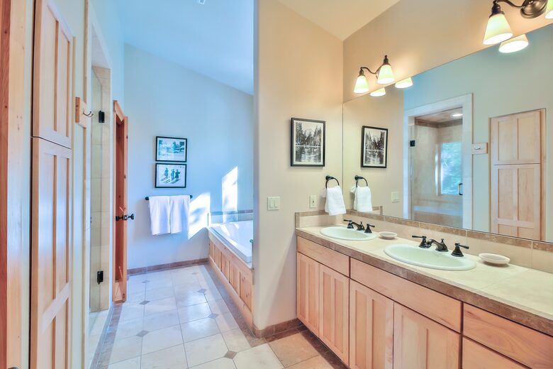 Fabulous Truckee Retreat - Truckee, California