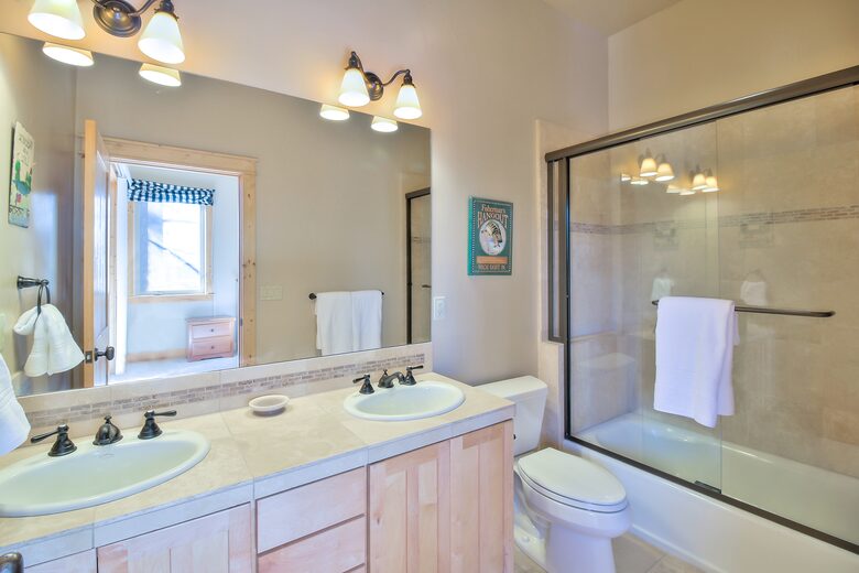 Fabulous Truckee Retreat - Truckee, California