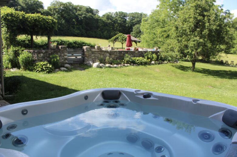 Lavender Hill Estate | Private 37 acres,1.5 hour from NYC, Heated Pool, Jacuzzi - Pine Bush, New York