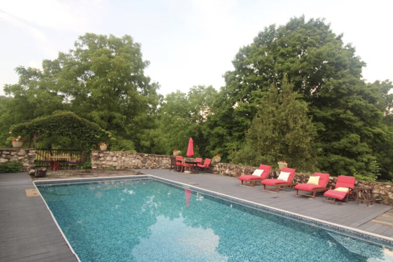 Lavender Hill Estate | Private 37 acres,1.5 hour from NYC, Heated Pool, Jacuzzi - Pine Bush, New York