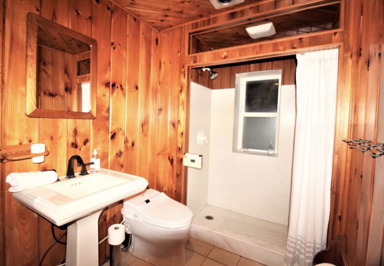 Lavender Hill Estate | Private 37 acres,1.5 hour from NYC, Heated Pool, Jacuzzi - Pine Bush, New York