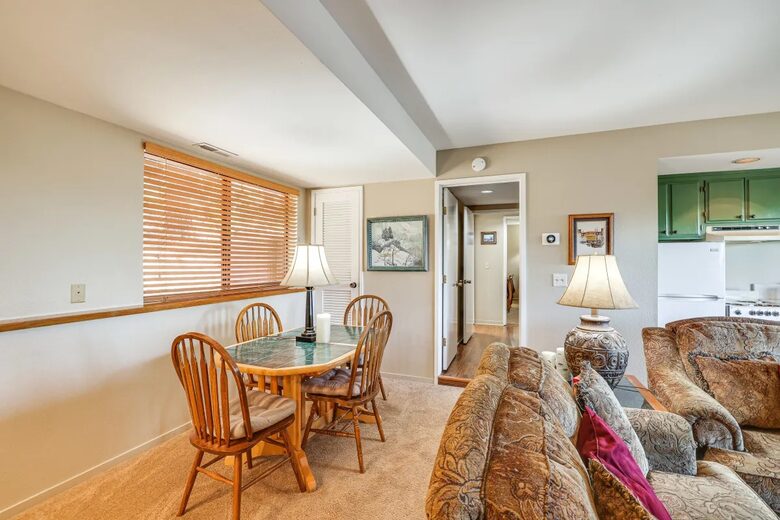 Lower dining area