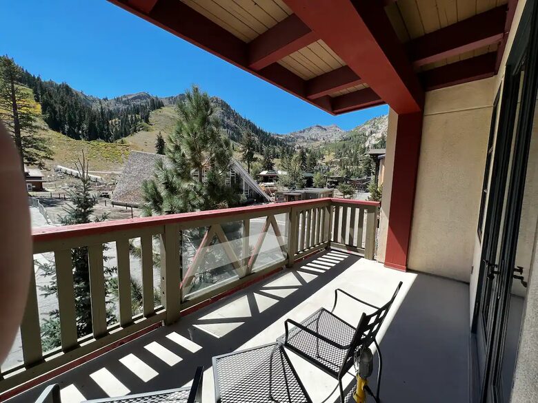 Luxury Alpine Retreat w Stunning Views & Summer/Fall Adventures at Palisades Tahoe - Olympic Valley, California