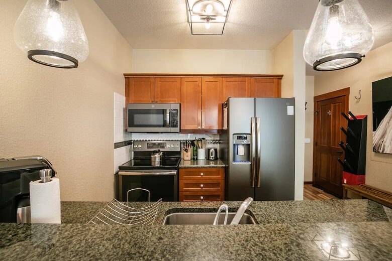 Luxury Alpine Retreat w Stunning Views & Summer/Fall Adventures at Palisades Tahoe - Olympic Valley, California