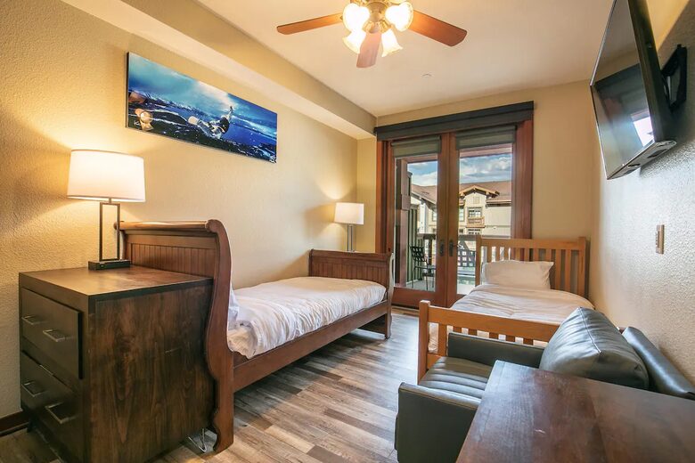 Luxury Alpine Retreat w Stunning Views & Summer/Fall Adventures at Palisades Tahoe - Olympic Valley, California