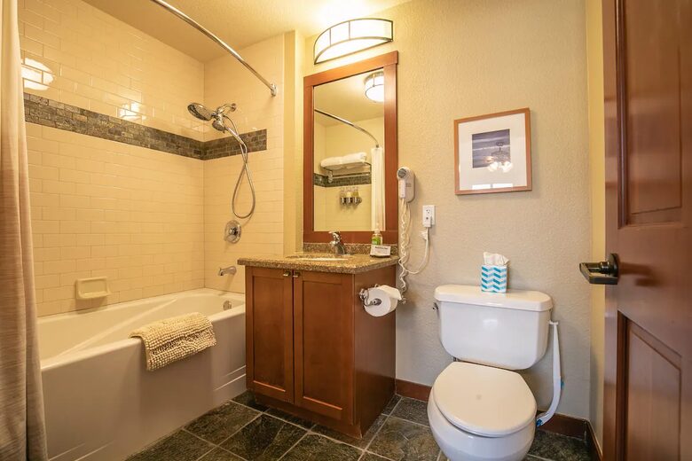Luxury Alpine Retreat w Stunning Views & Summer/Fall Adventures at Palisades Tahoe - Olympic Valley, California