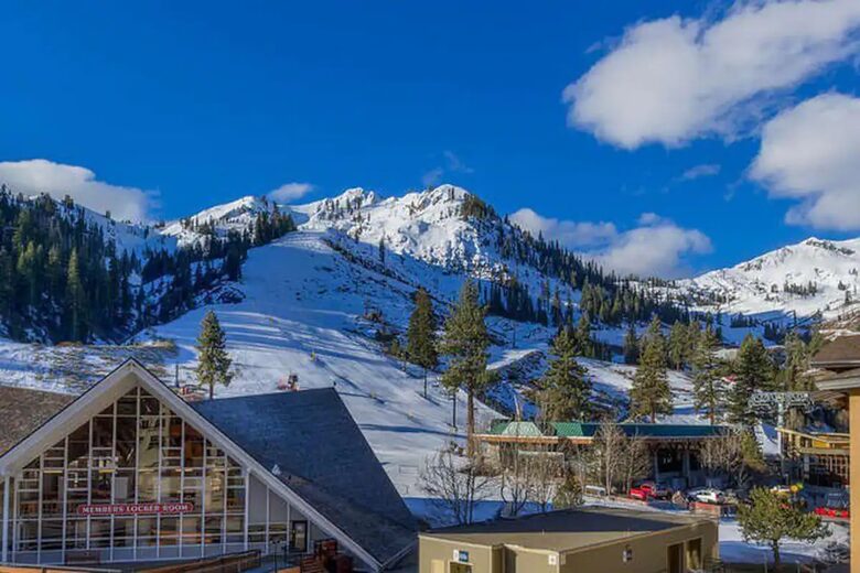 Luxury Alpine Retreat w Stunning Views & Summer/Fall Adventures at Palisades Tahoe - Olympic Valley, California