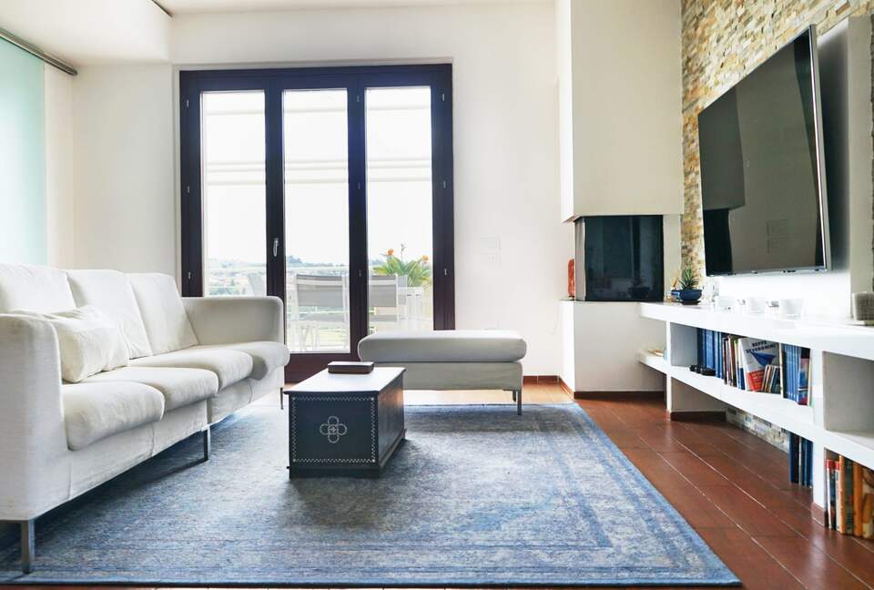 Sky Light Nest: A Serene Penthouse Retreat - Ancona, Italy