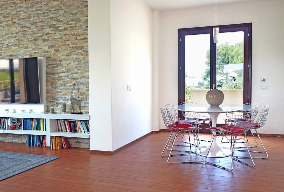 Sky Light Nest: A Serene Penthouse Retreat - Ancona, Italy