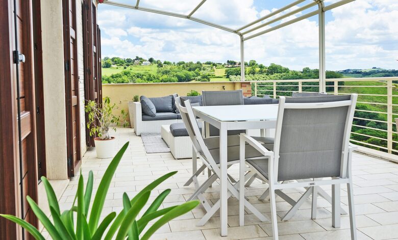 Sky Light Nest: A Serene Penthouse Retreat - Ancona, Italy