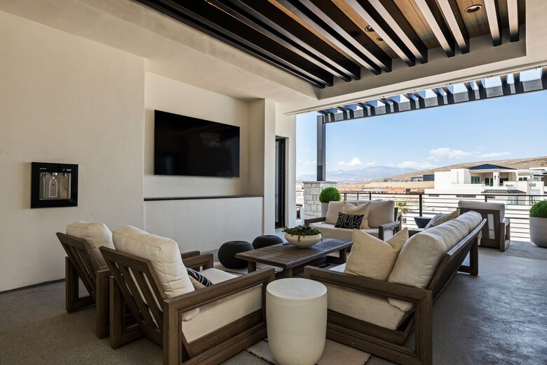 Desert Beach Paradise Palace - Saint George, Utah