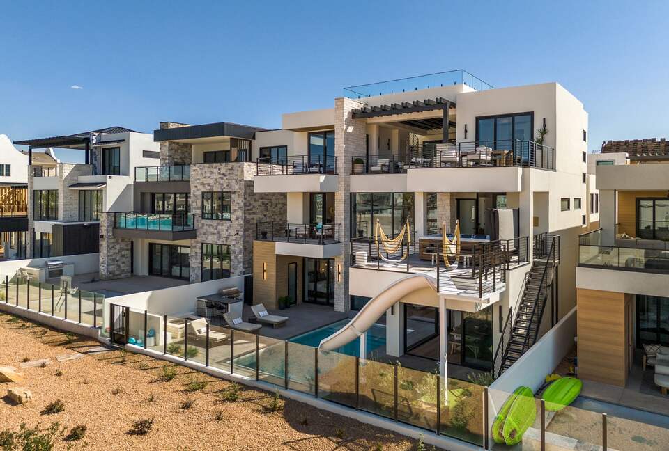 Desert Beach Paradise Palace - Saint George, Utah