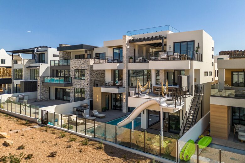 Desert Beach Paradise Palace - Saint George, Utah