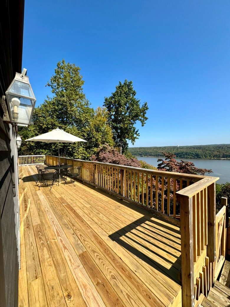 Every room with a view of the Hudson River