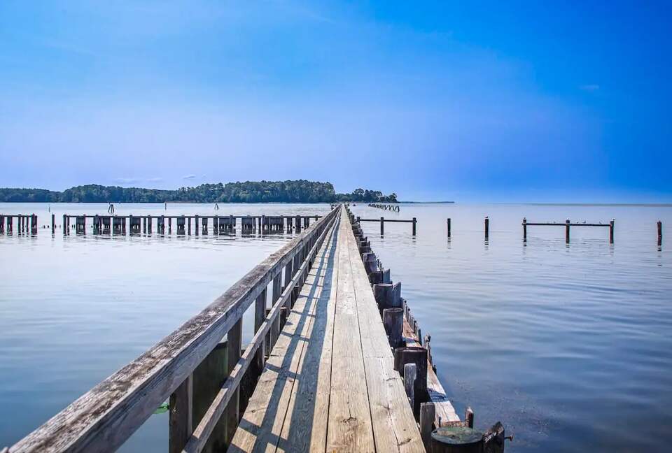 Cedar Cove Retreat | 25 Bedrooms Waterfront Estate with, Pool, Gym, and more - St. Michaels, Maryland