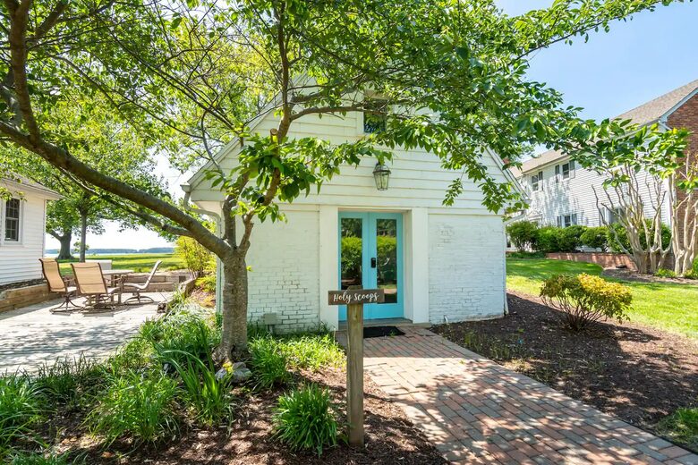 Cedar Cove Retreat | 25 Bedrooms Waterfront Estate with, Pool, Gym, and more - St. Michaels, Maryland