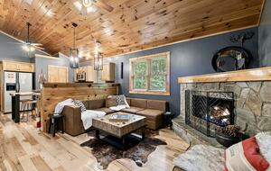 Ski-Hike NC Mountain Cabin - Beech Mountain, North Carolina